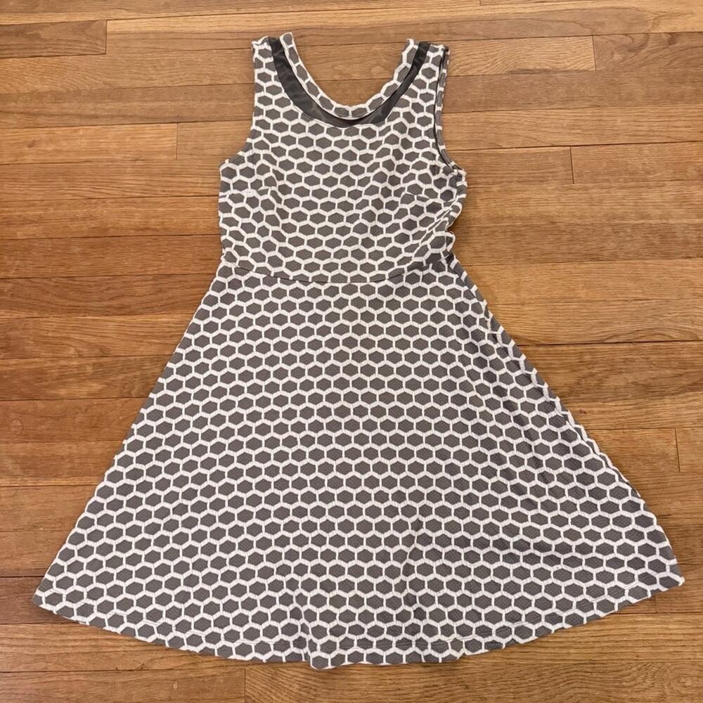 Pixley Women's Grey White Geometric Fit & Flare Mini Dress - Size L
b81